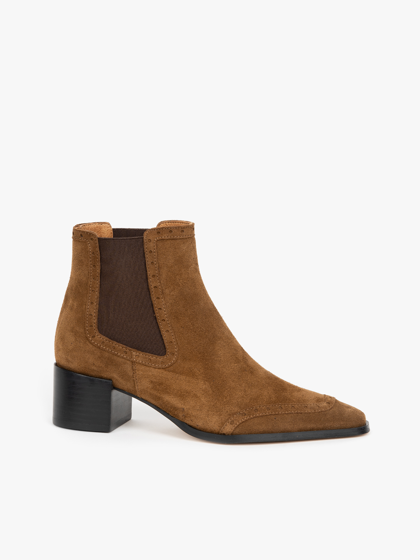 Botins em Pele com Salto