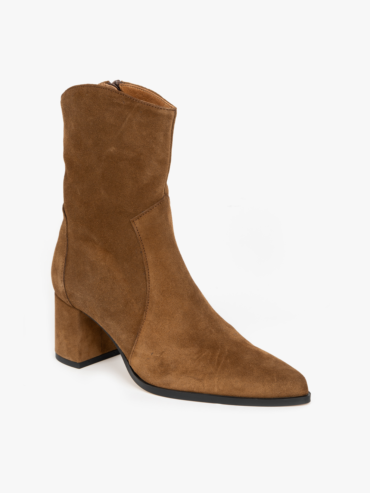 Botas em Pele com Salto