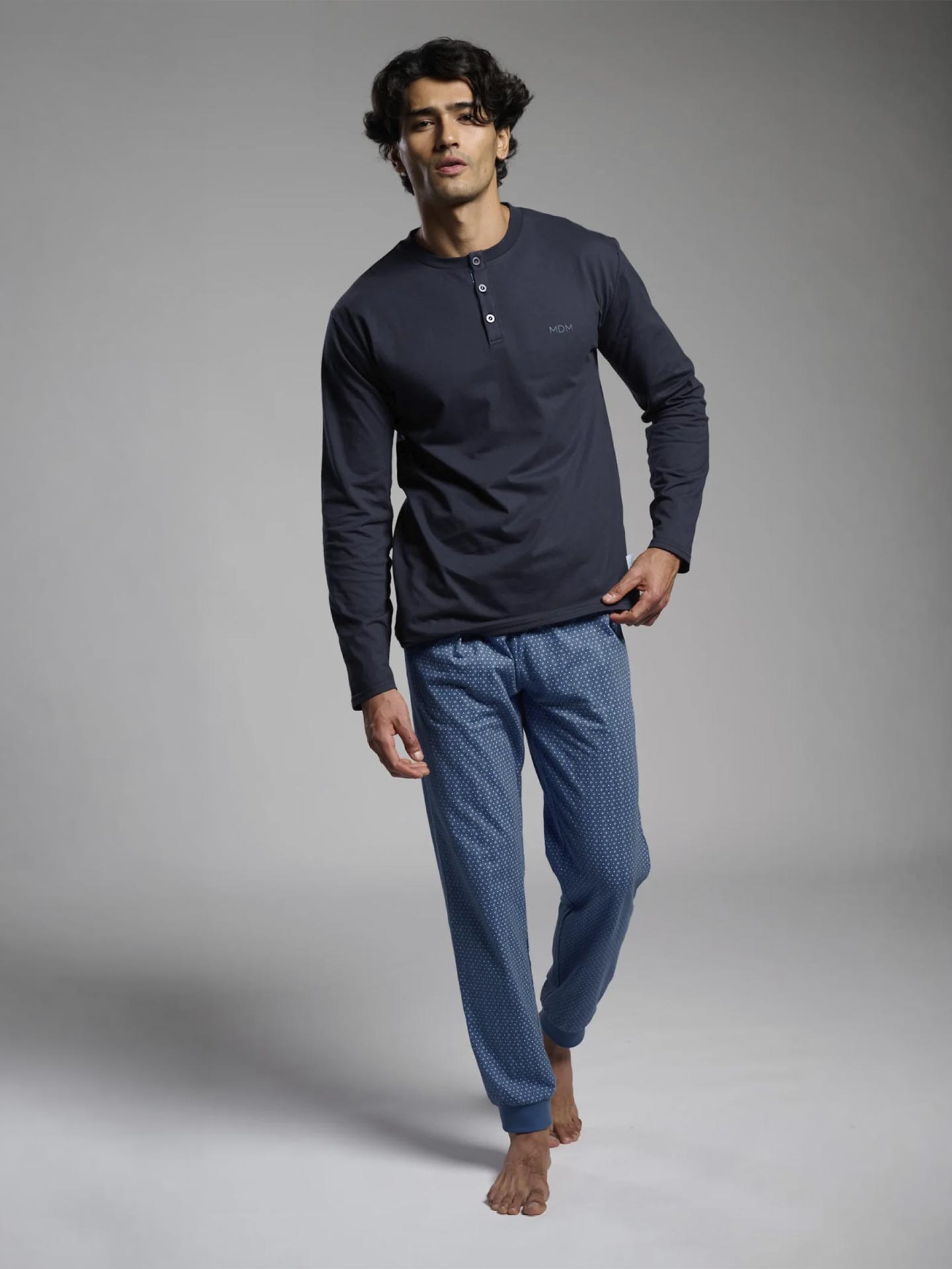 Pijama Comprido com Gola Henley