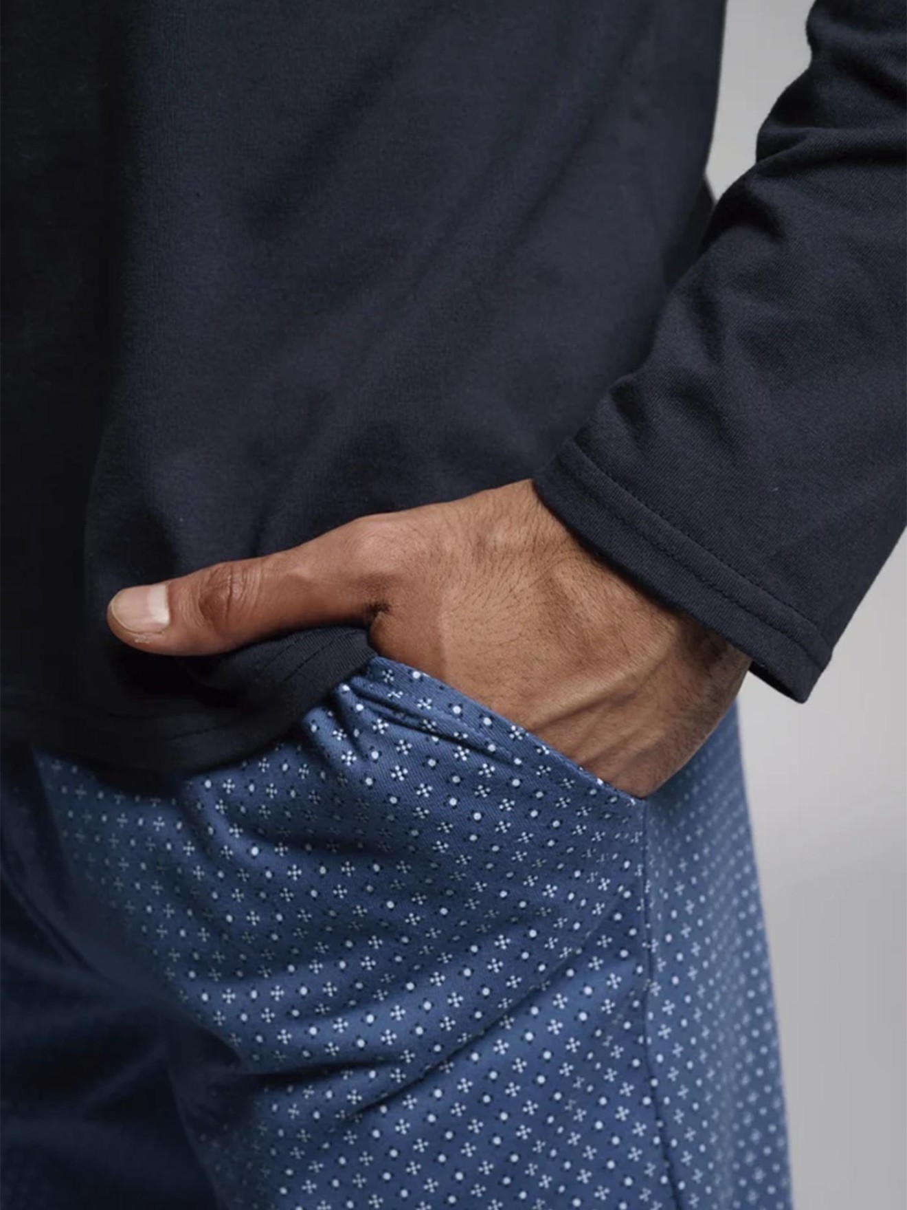 Pijama Comprido com Gola Henley