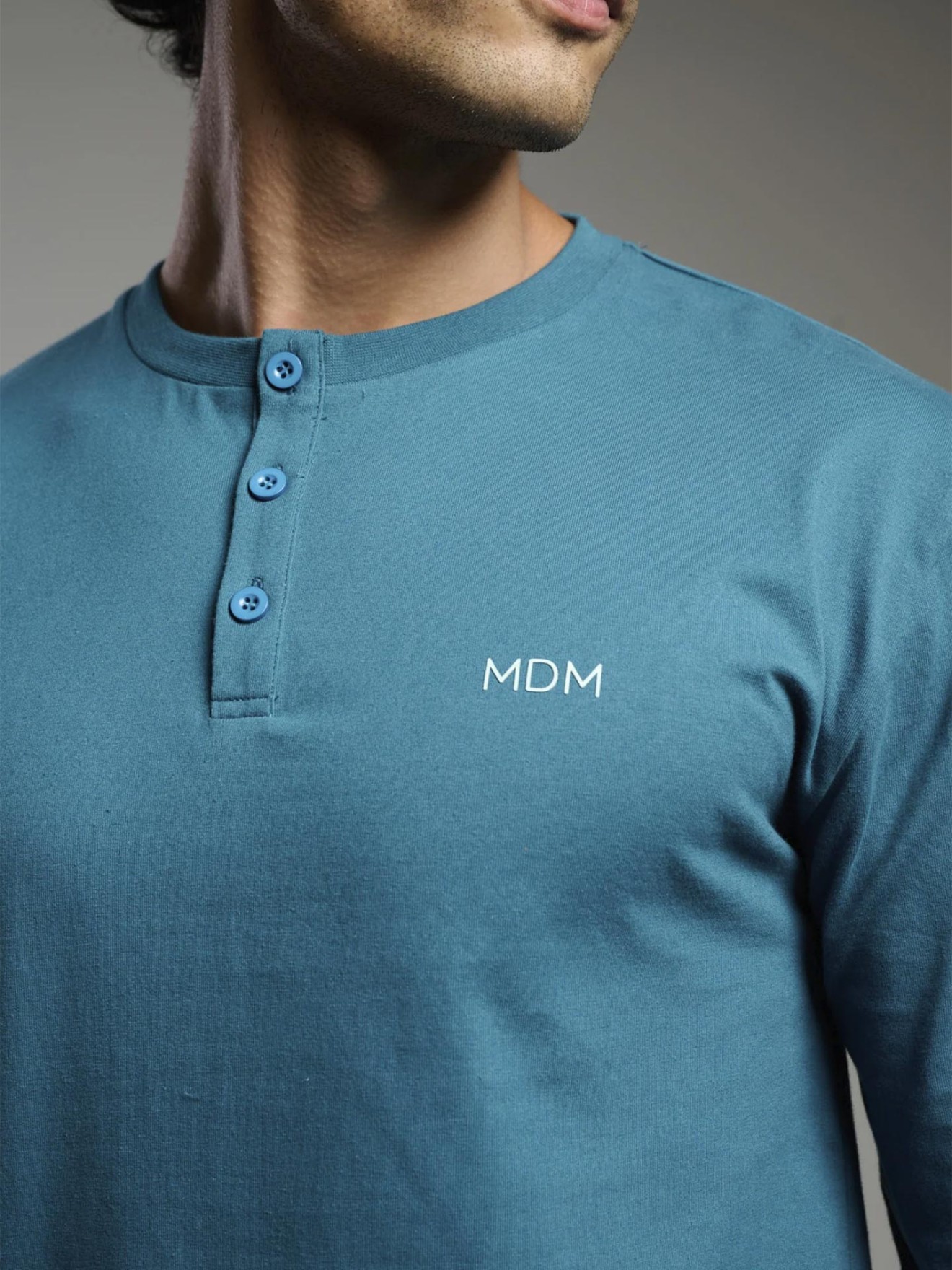 Pijama Comprido com Gola Henley
