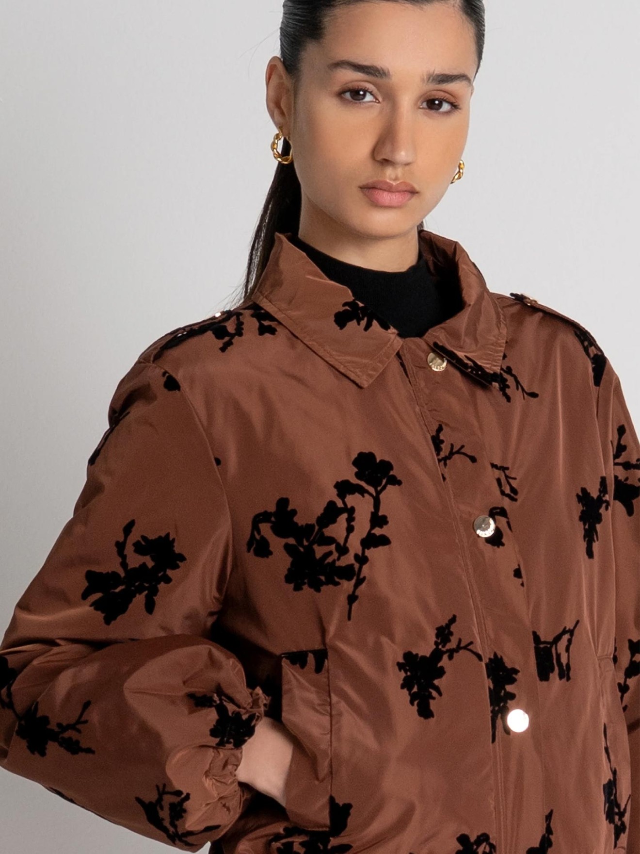 Blusão Regular Fit com Flores