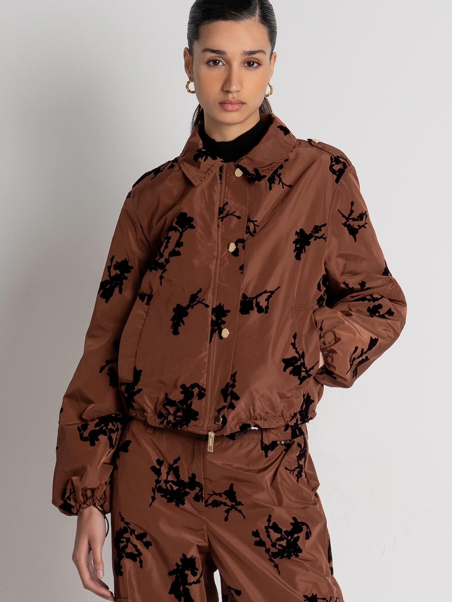 Blusão Regular Fit com Flores