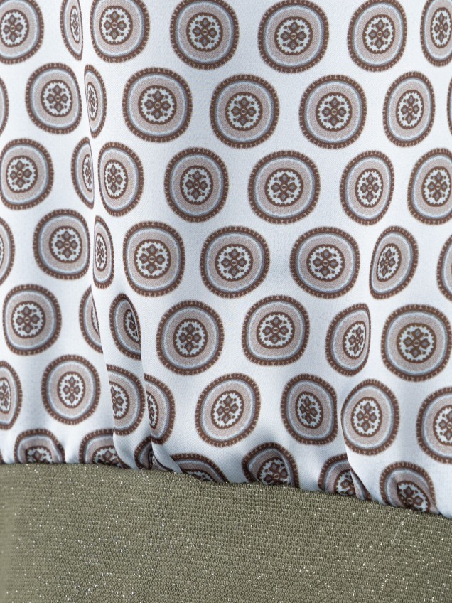 Blusa Estampada com Decote em V