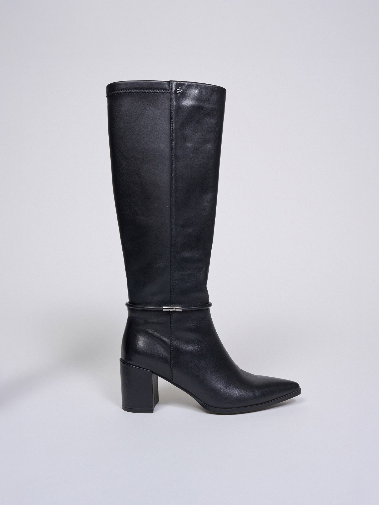 Botas de Cano Alto em Pele