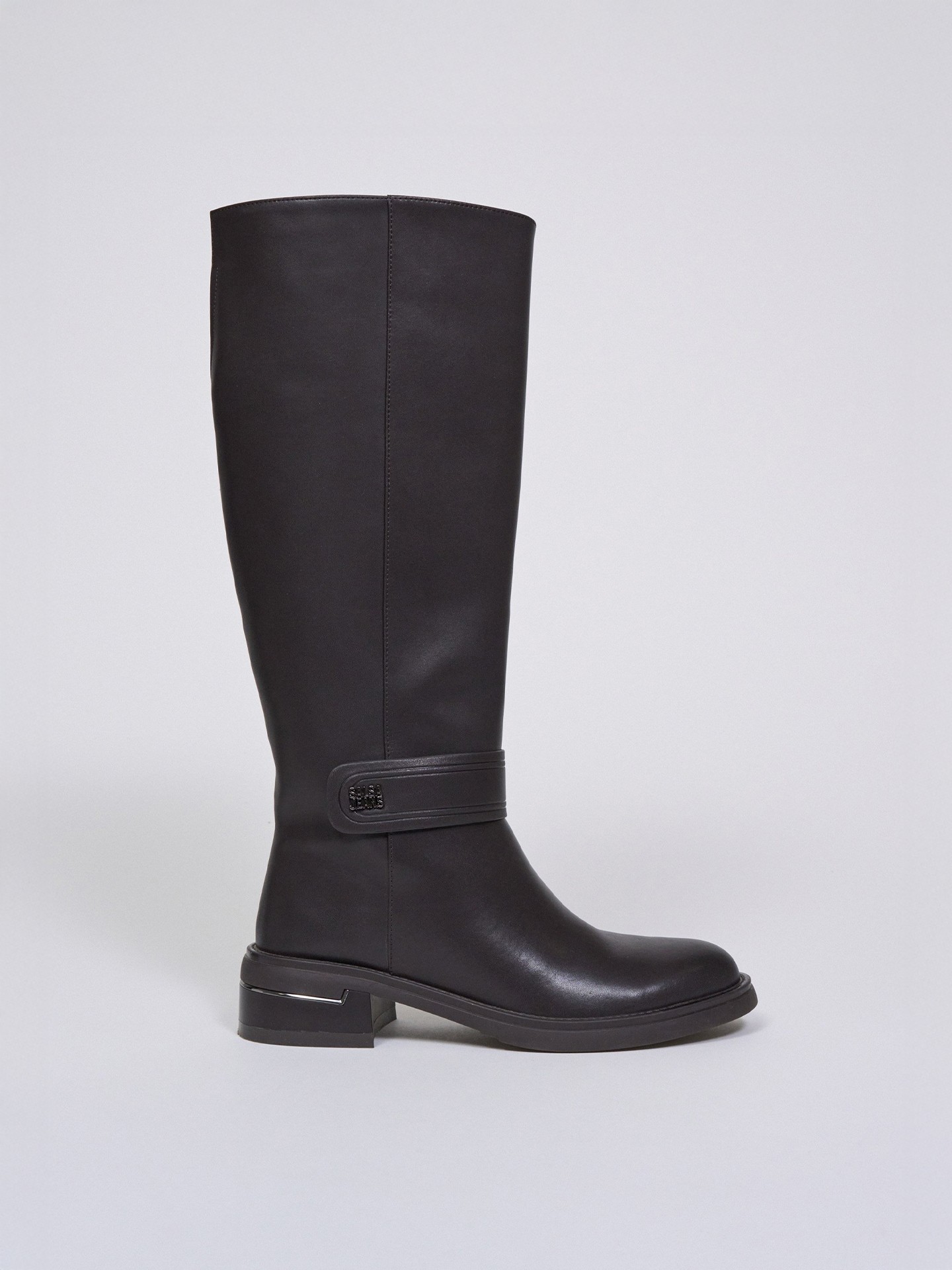 Botas de Cano Alto em Pele