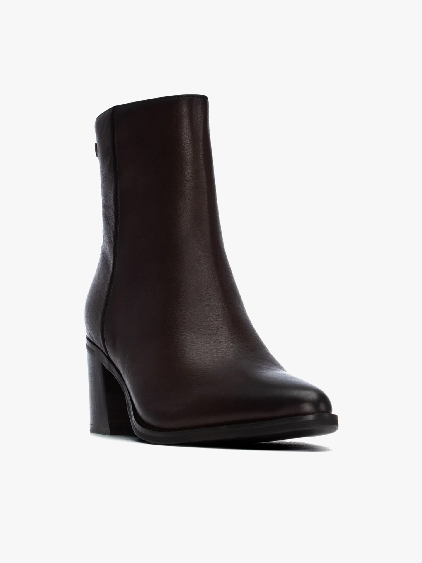 Botins em Pele com Salto