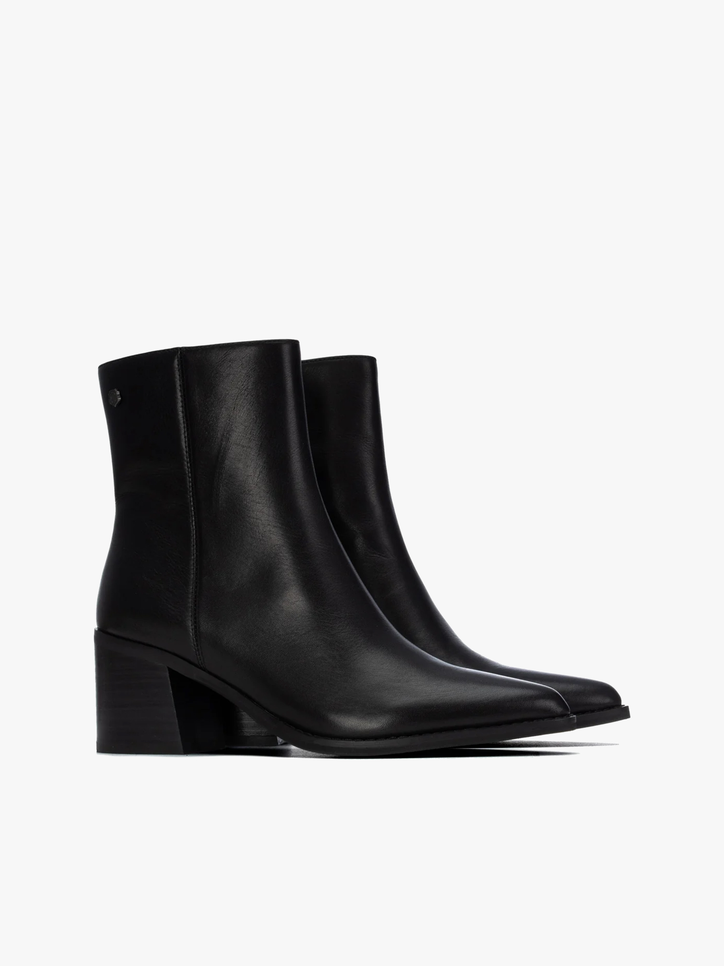 Botins em Pele com Salto