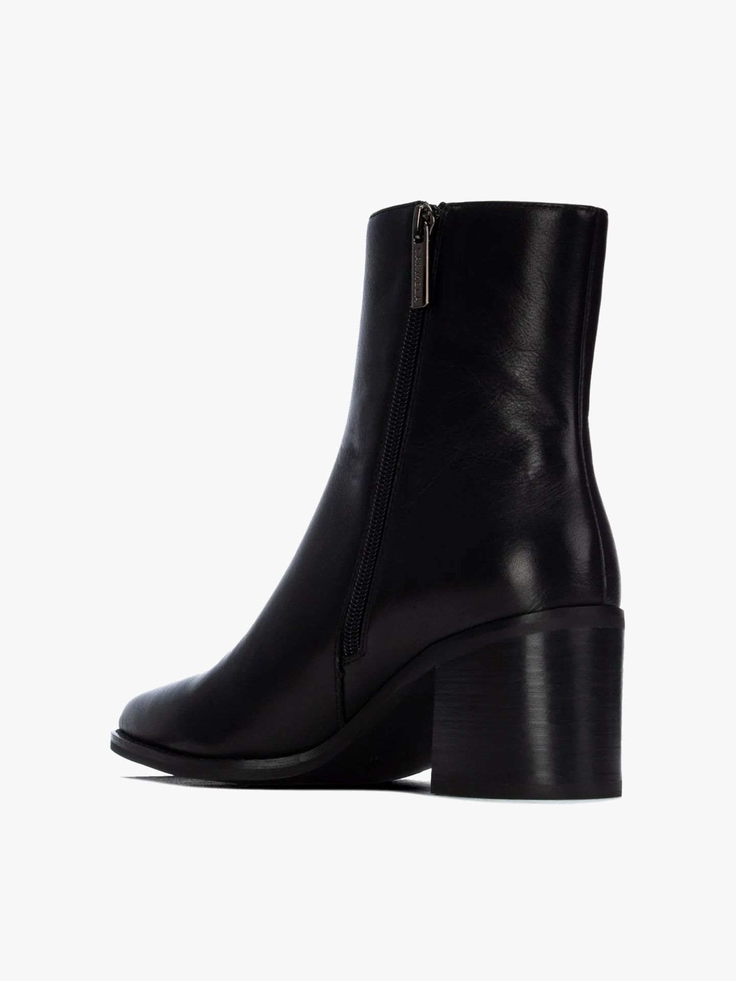 Botins em Pele com Salto