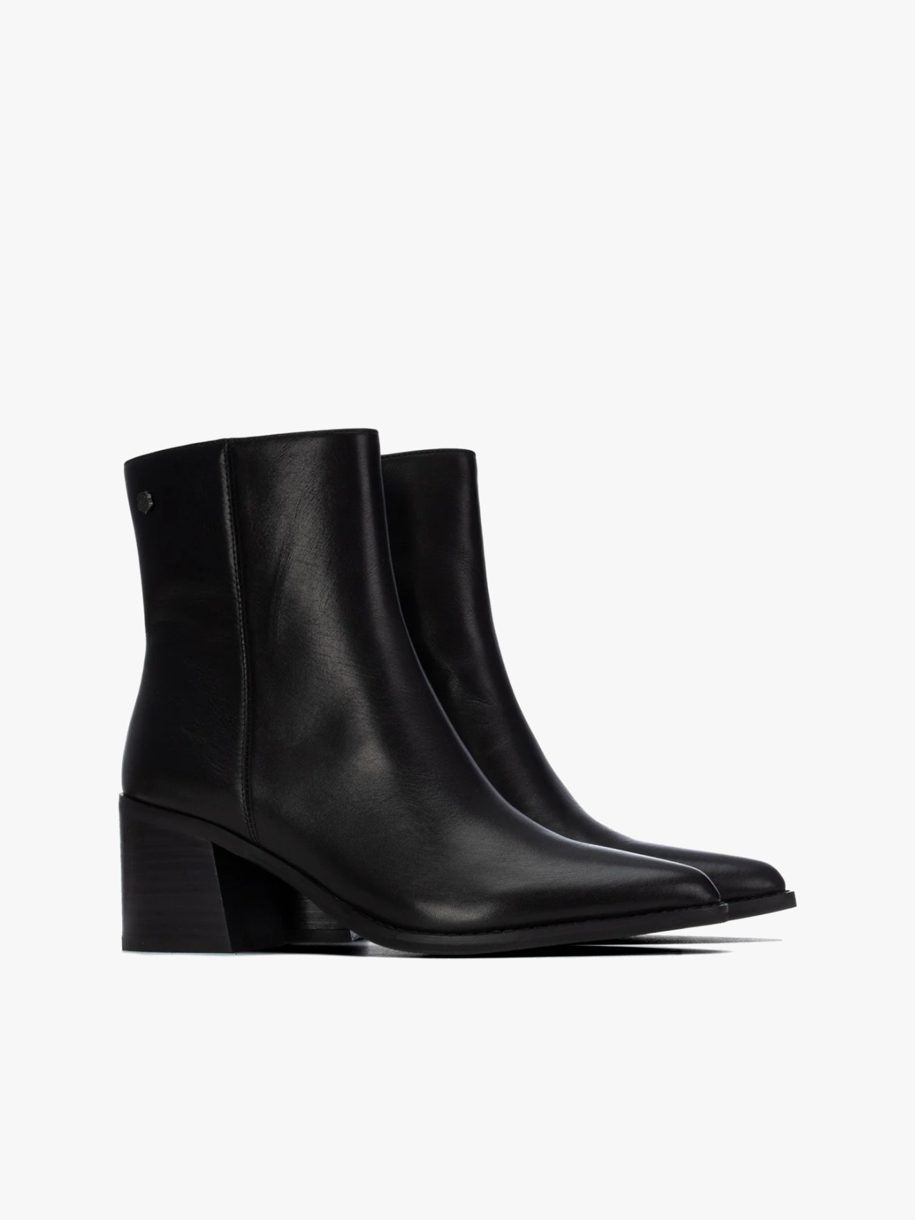 Botins em Pele com Salto