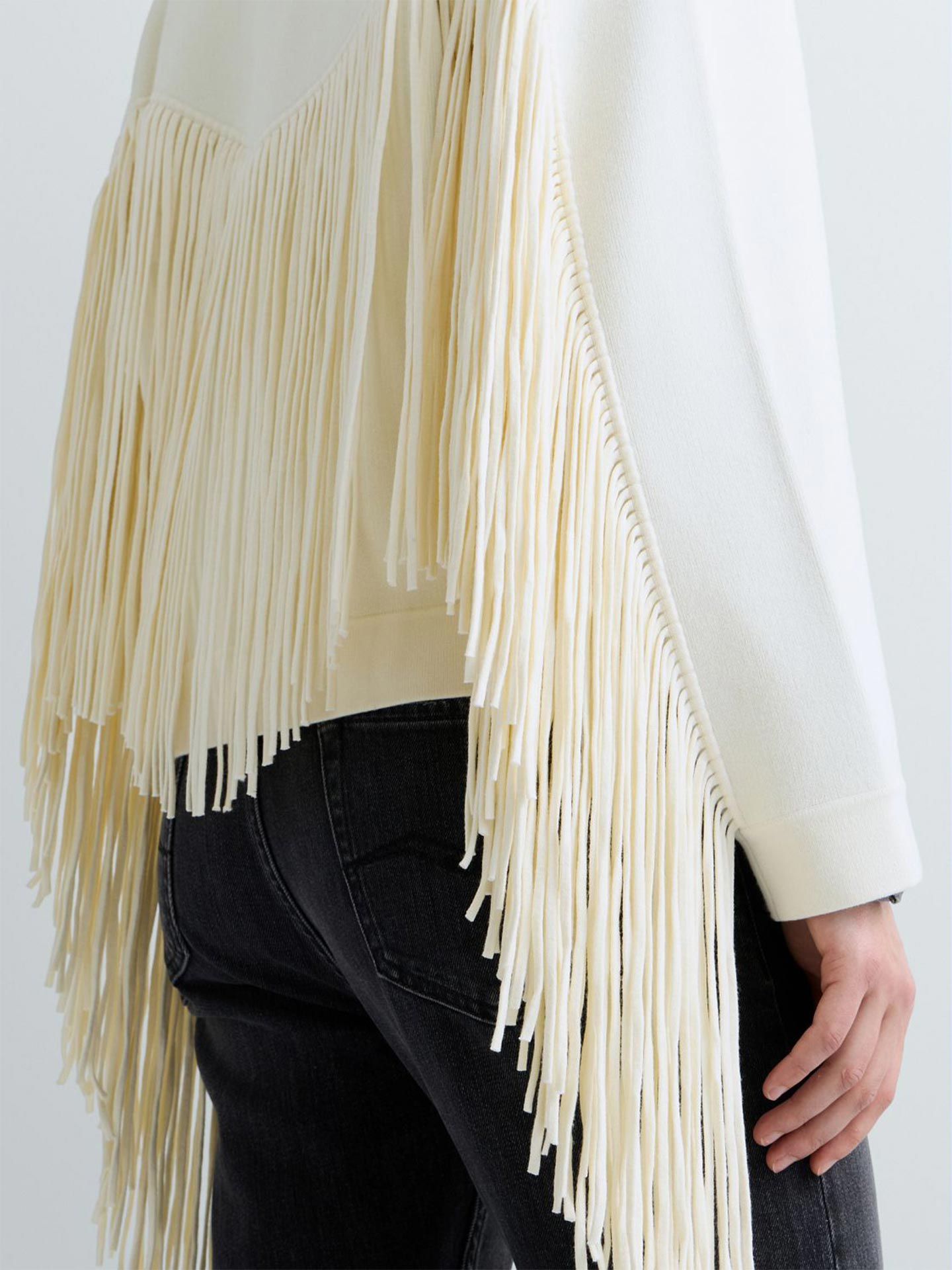 Blusão Cropped em Malha com Franjas