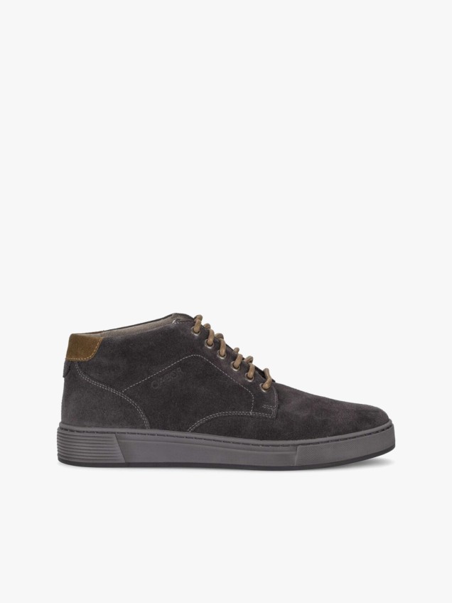 Botas de Cano Curto com Cordões