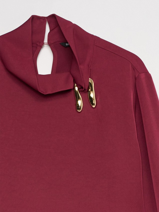 Blusa Slim Fit com Aplicação Metálica