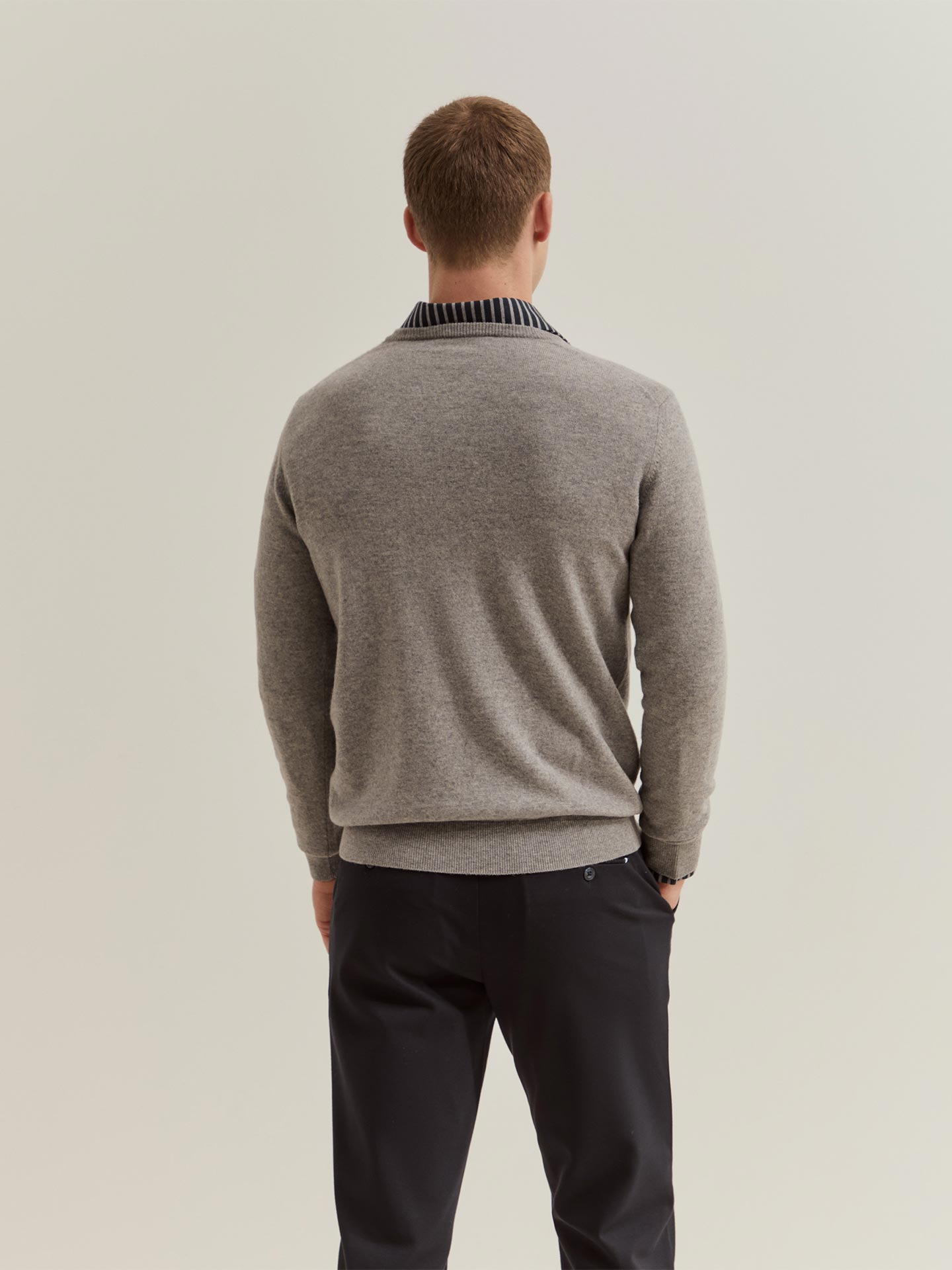 Camisola em Lã Merino com Decote em V
