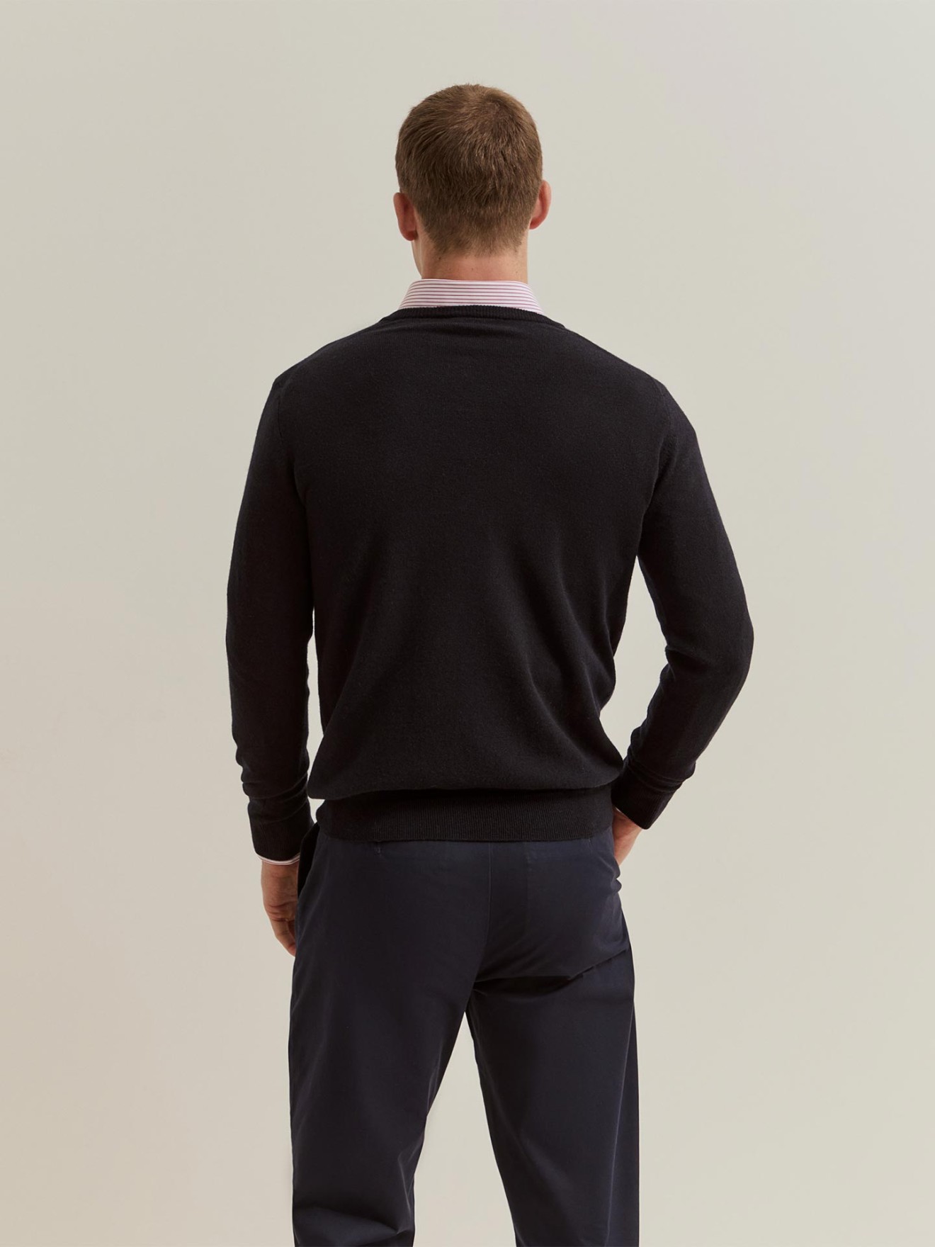 Camisola em Lã Merino com Decote em V